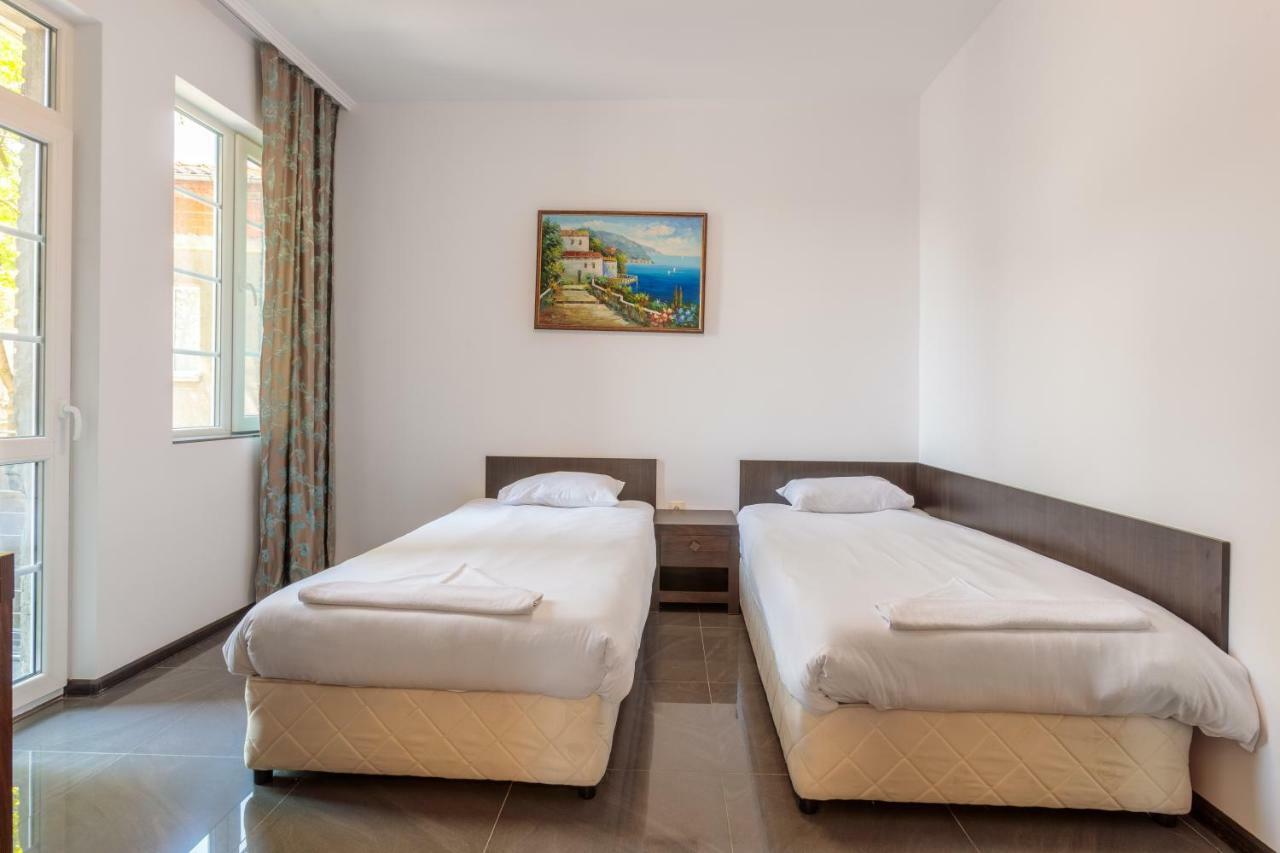 Seaside Guest Rooms Burgas Exterior photo